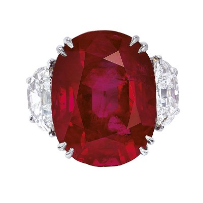 『拍卖』一枚镶嵌22.86ct缅甸红宝石的 Harry Winston 戒指720万瑞郎成交