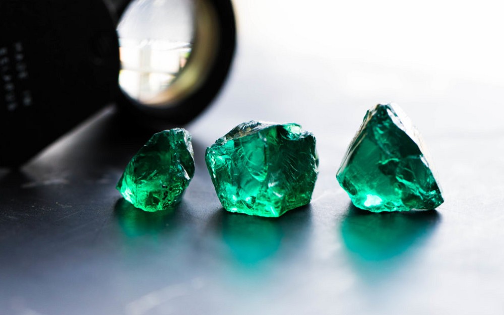 『珠宝』全球一周：Gemfields 5月新加坡祖母绿拍卖成交2240万美元