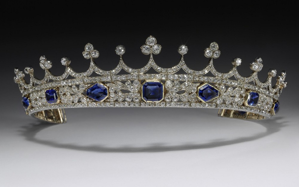 『展览』伦敦 VA 博物馆新增80件珠宝馆藏：维多利亚女王王冠
