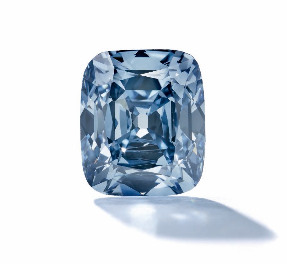 『拍卖』Bulgari 8.08ct鲜彩蓝钻戒指1830万美元成交 