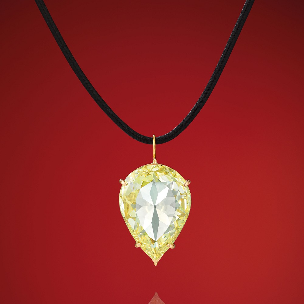 『拍卖』Christie's 香港珠宝秋拍：玛丽莲·梦露曾佩戴的24.04ct黄钻，总重109.08ct克什米尔蓝宝石项