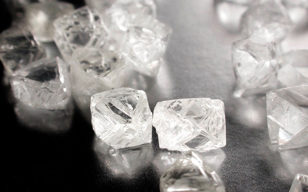 『珠宝』全球一周：莱索托王国新发现一颗357ct浅棕色钻石原石；De Beers 公布2018年第8轮钻石销售结果，4.