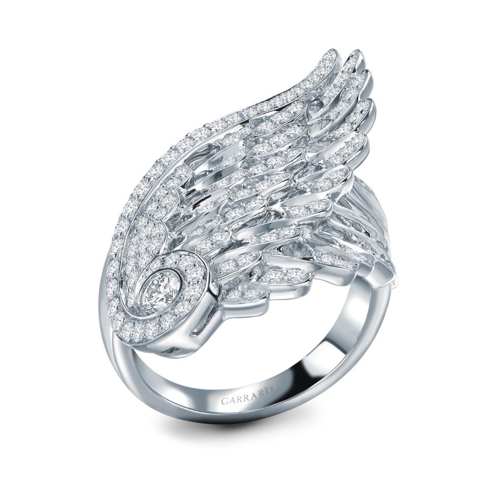 『珠宝』Garrard 推出 Wings Embrace 系列：天使之翼