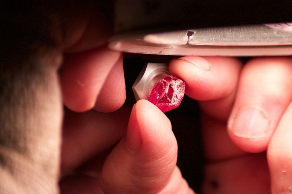 『珠宝』全球一周：Fura Gems 收购9个莫桑比克红宝石开采许可证