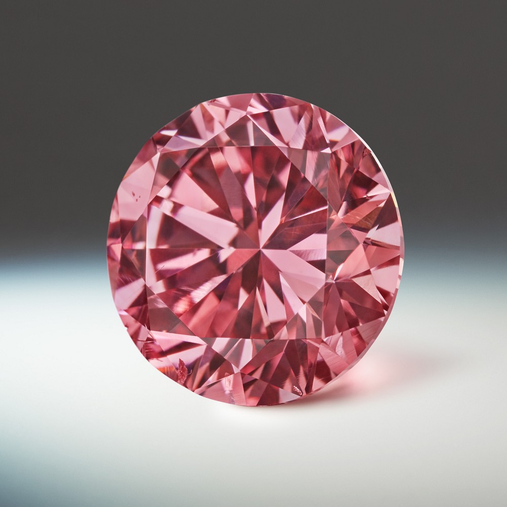 『珠宝』全球一周：Rio Tinto 在悉尼进行 Argyle 粉钻招标预览；GIA 公布一颗5.01ct橘粉色合成钻石