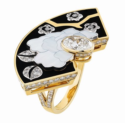 『珠宝』Chanel 推出 Coromandel 高级珠宝系列：乌木漆面屏风