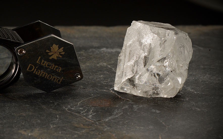 『珠宝』全球一周：博兹瓦纳新发现一颗327ct钻石原石；De Beers 和 Alrosa 公布第一季度钻石产量报告