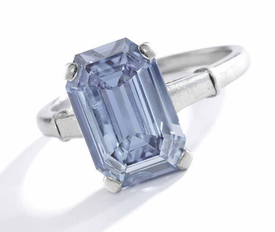 『钻石』一颗3.47ct蓝钻打破 Fancy Intense Blue 蓝钻单克拉拍卖纪录：192万美元每克拉